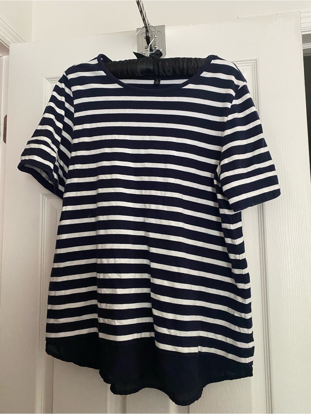 Banana Republic Navy and White Top Large